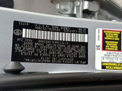 Used 2020 Toyota Camry LE FWD image 32