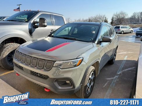 Used 2022 Jeep Compass Trailhawk w/ Trailhawk Elite Group image 3