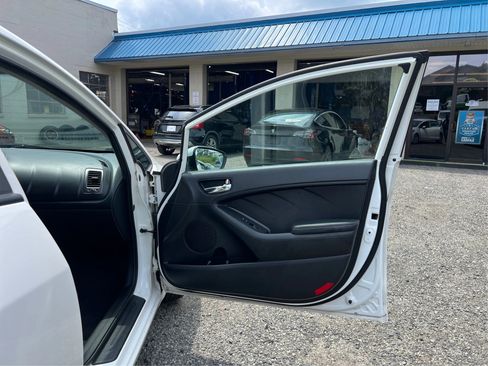 Used 2016 Kia Forte LX image 21