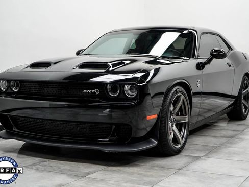Used 2023 Dodge Challenger SRT Hellcat w/ Driver Convenience Group image 8