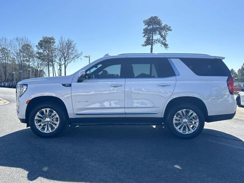 Used 2024 GMC Yukon SLT w/ SLT Premium Package image 7