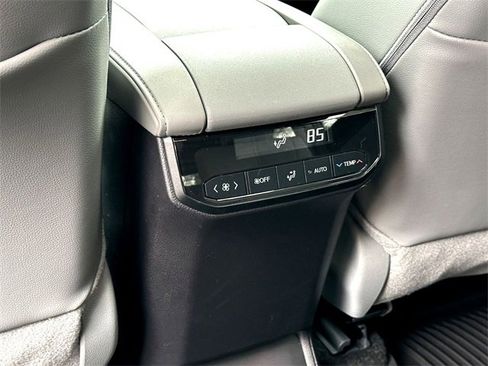 New 2025 Toyota Highlander XLE image 21