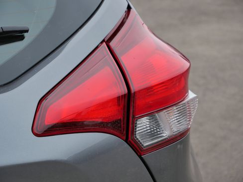 Used 2019 Nissan Kicks SR w/ SR Premium Package image 17