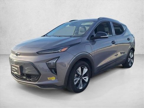 Used 2022 Chevrolet Bolt EUV LT w/ Convenience Package image 1