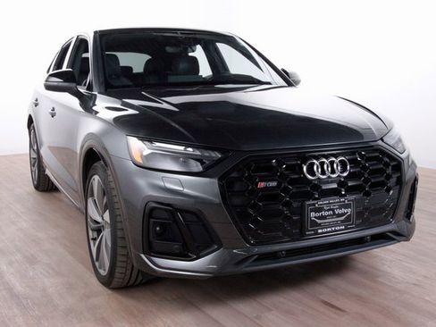 Used 2021 Audi SQ5 Prestige w/ Prestige Package image 3