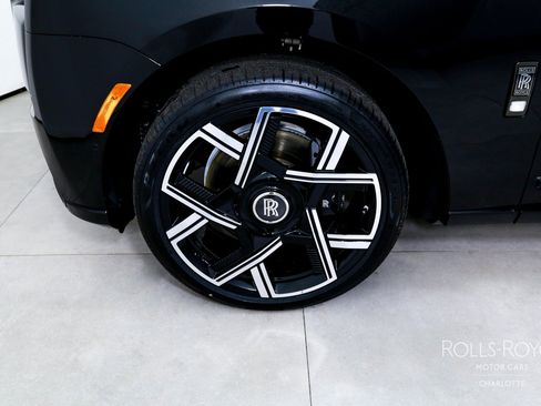Certified 2026 Rolls-Royce Cullinan Black Badge AWD/4WD image 43