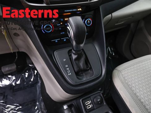 Used 2022 Ford Transit Connect XLT FWD image 12
