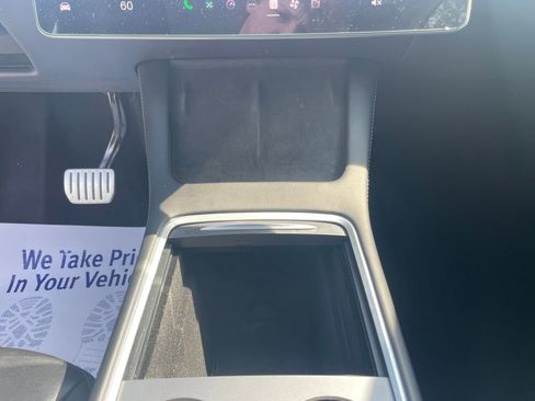 Used 2023 Tesla Model Y Performance image 16