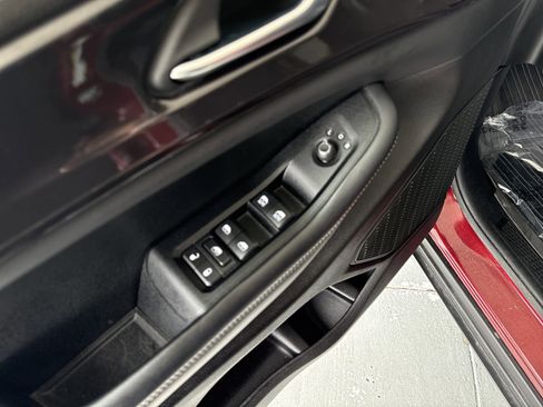 Used 2023 Jeep Grand Cherokee Limited image 14