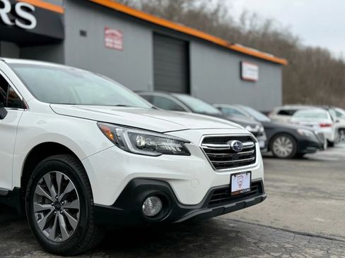 Used 2018 Subaru Outback 3.6R Touring w/ Popular Package #3 image 40