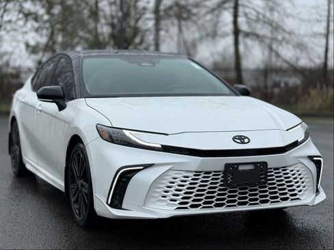 Used 2026 Toyota Camry XSE w/ Premium Package image 7