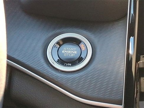 Used 2025 Jeep Grand Cherokee L Altitude image 18