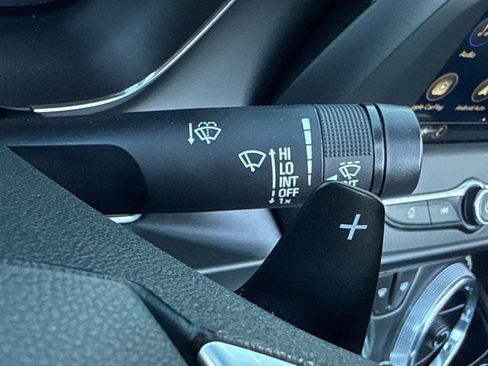 Used 2020 Chevrolet Camaro LT image 32