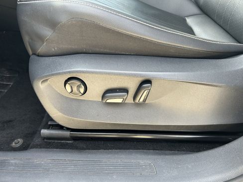 Used 2022 Volkswagen Tiguan SE image 21