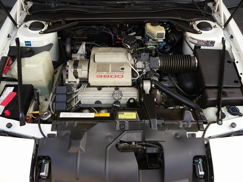 Used 1990 Buick Reatta Convertible image 21