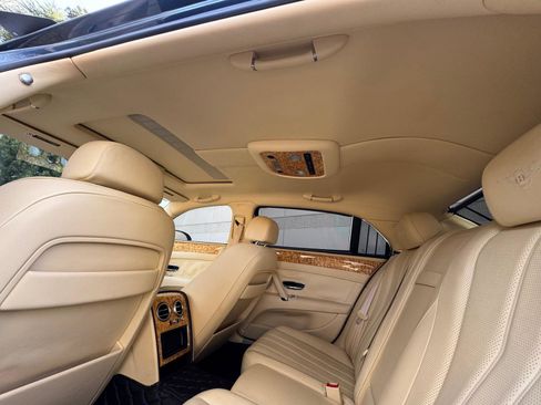 Used 2015 Bentley Flying Spur W12 image 36