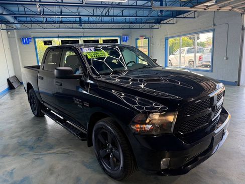 Used 2019 RAM 1500 Express w/ Wheel & Sound Group AWD/4WD image 7