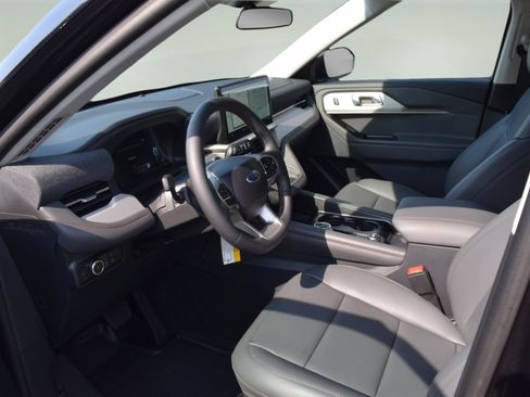Used 2026 Ford Explorer Active w/ Active Comfort Package AWD/4WD image 10