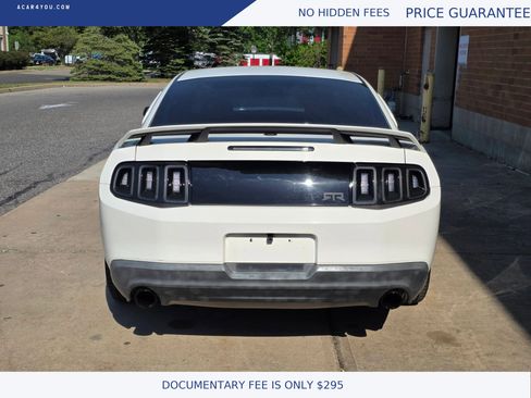 Used 2010 Ford Mustang GT Premium RWD image 4