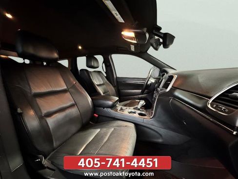 Used 2018 Jeep Grand Cherokee Limited AWD/4WD image 12