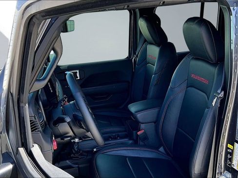 Certified 2025 Jeep Wrangler Unlimited Rubicon w/ Convenience Group image 3