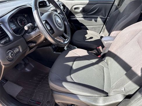 Used 2019 Jeep Renegade Altitude w/ Quick Order Package 2XM image 20