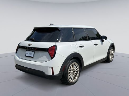 Used 2025 MINI Cooper S FWD image 9
