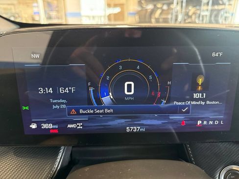 Used 2026 Chevrolet Equinox LT AWD/4WD image 9