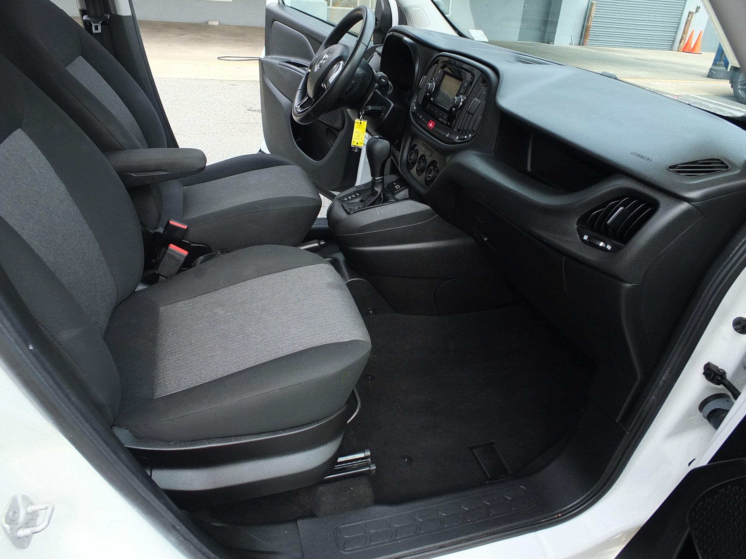 Used 2022 RAM ProMaster City Tradesman FWD image 16