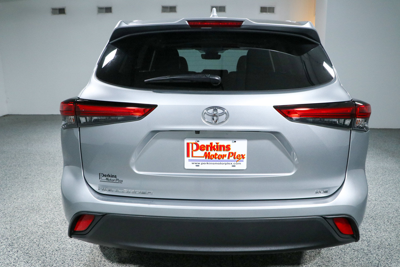 Used 2023 Toyota Highlander XLE FWD image 8
