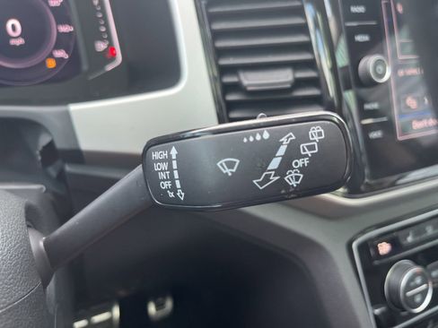 Used 2023 Volkswagen Atlas SEL R-Line AWD/4WD image 16