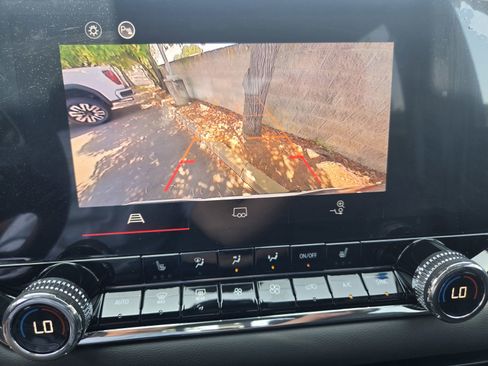 New 2025 GMC Canyon Elevation w/ Convenience Package image 9