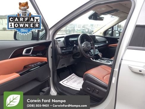 Used 2024 Kia Carnival SX Prestige image 9