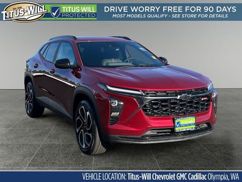 Used 2025 Chevrolet Trax RS w/ Driver Confidence Package FWD image 1