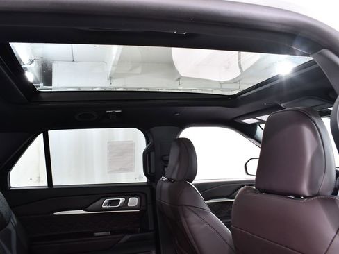 New 2026 Ford Explorer Platinum w/ LUX Leather Package image 18