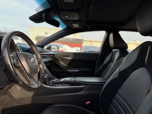 Used 2019 Toyota Avalon Touring image 12