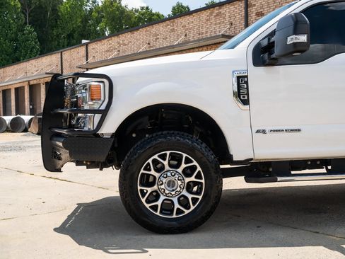 Used 2020 Ford F350 Lariat w/ Lariat Ultimate Package AWD/4WD image 3