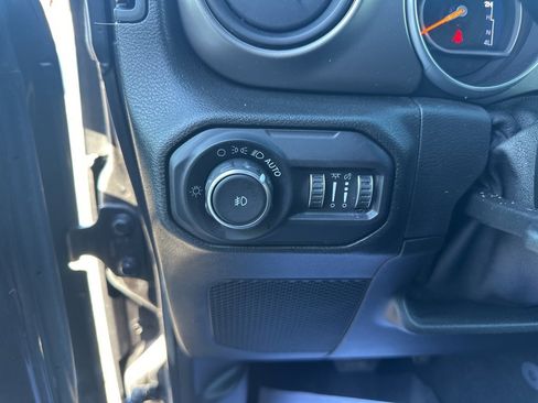 Used 2018 Jeep Wrangler Unlimited Sport S image 59