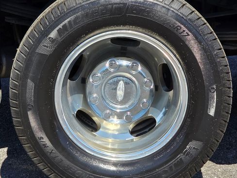 Used 2011 Ford F450 Lariat w/ Lariat Ultimate Pkg image 28