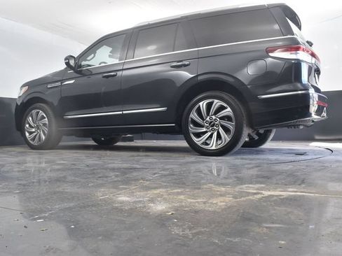 Used 2023 Lincoln Navigator Reserve AWD/4WD image 42