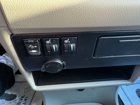 Used 2015 Toyota Sienna XLE 8-Passenger V6 image 22