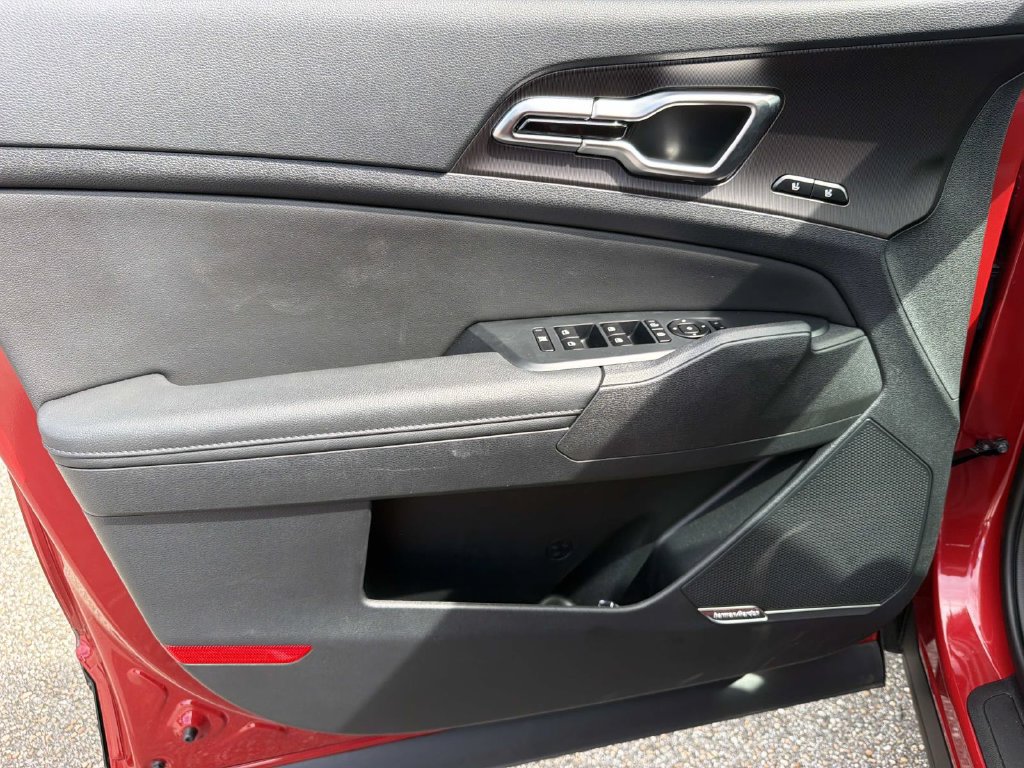 Used 2026 Kia Sportage SX FWD image 9