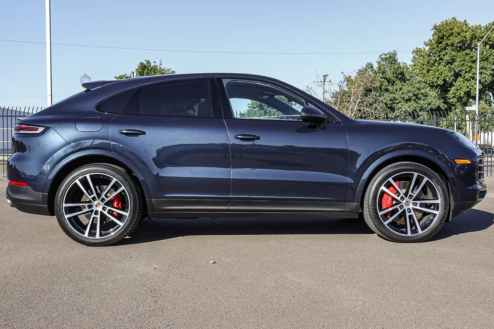 Used 2024 Porsche Cayenne S AWD/4WD image 4