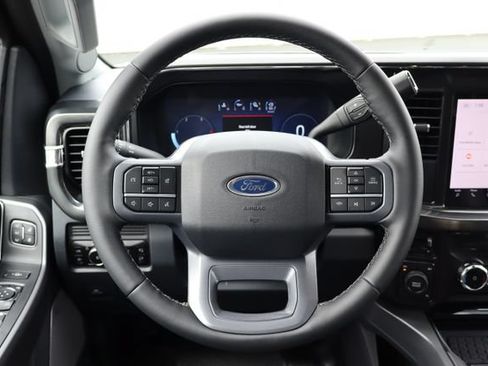 Used 2026 Ford F250 Lariat AWD/4WD image 26