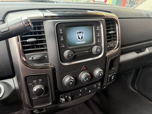 Used 2018 RAM 2500 Big Horn w/ Sport Appearance Group image 10