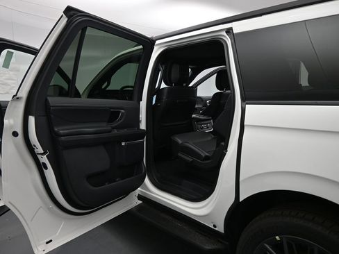 New 2026 Ford Expedition Max Platinum w/ Stealth Appearance Package AWD/4WD image 18