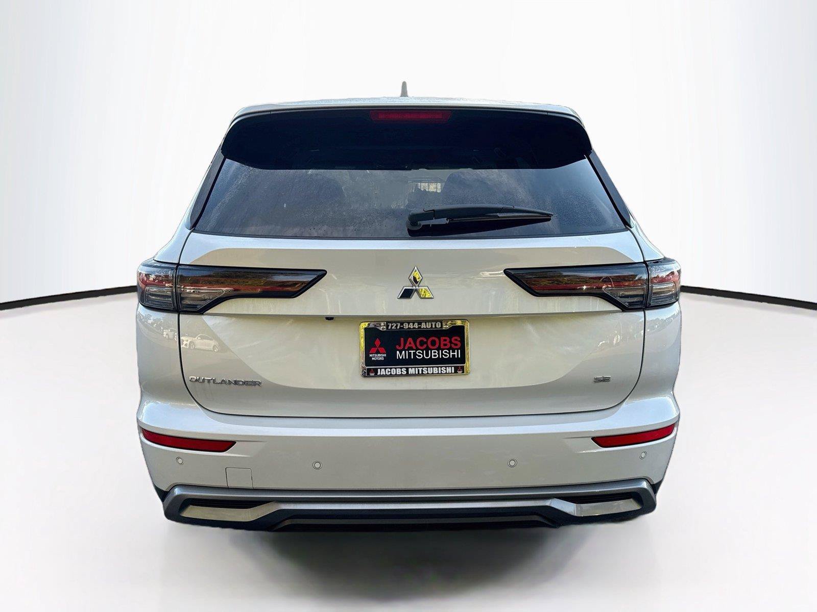 New 2026 Mitsubishi Outlander SE FWD image 4