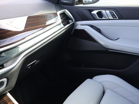 Used 2026 BMW X5 xDrive40i w/ M Sport Package image 40