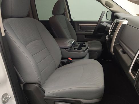 Used 2018 RAM 1500 Classic SLT AWD/4WD image 21