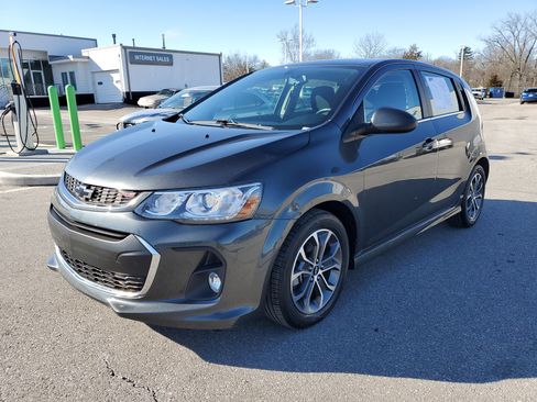 Used 2020 Chevrolet Sonic LT image 2